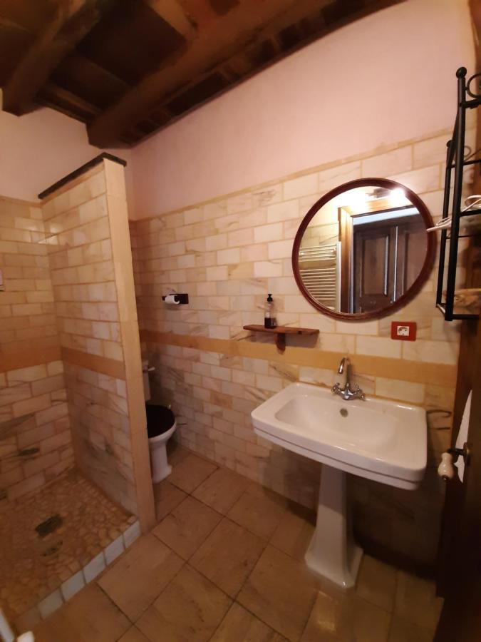 Seven-Bedroom House,1257690427:JPEG